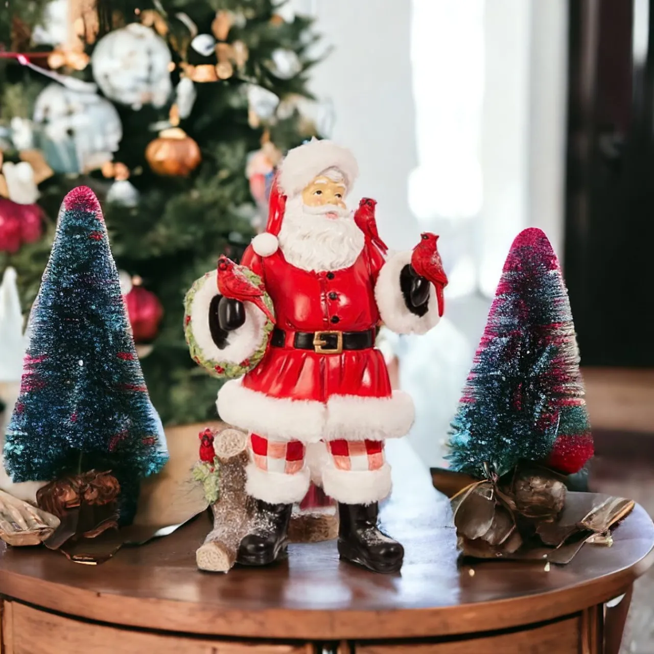 Cardinal Santa Figurine< Outlet