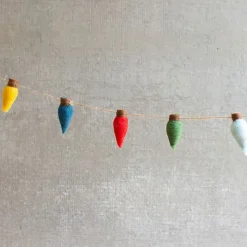 Felt Christmas Light Bulb Garland< Outlet