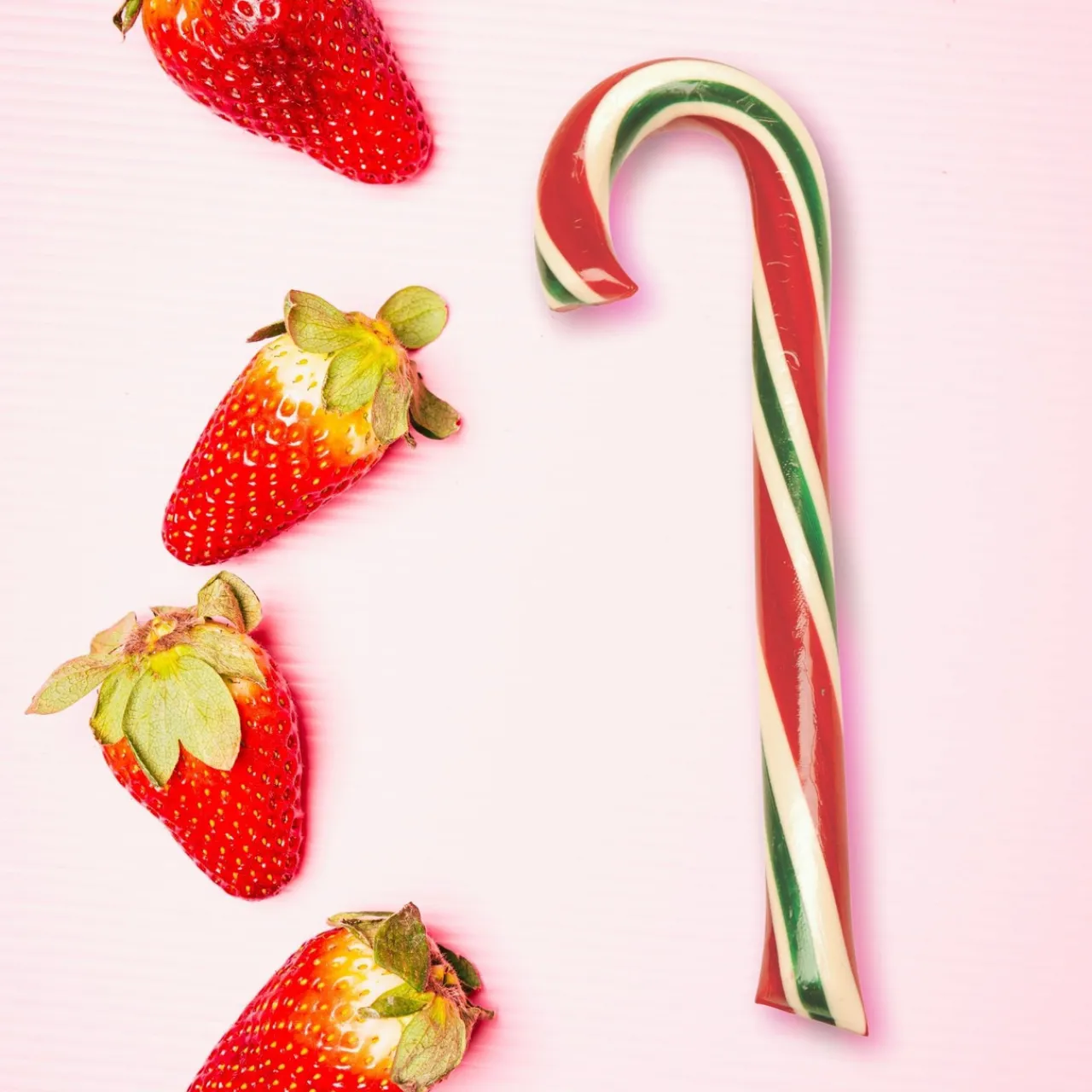 Hammond's Candies Strawberry Candy Cane< Clearance