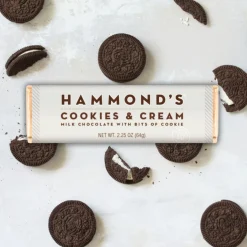 Hammonds Candies Cookies and Cream Milk Chocolate Bar< Outlet