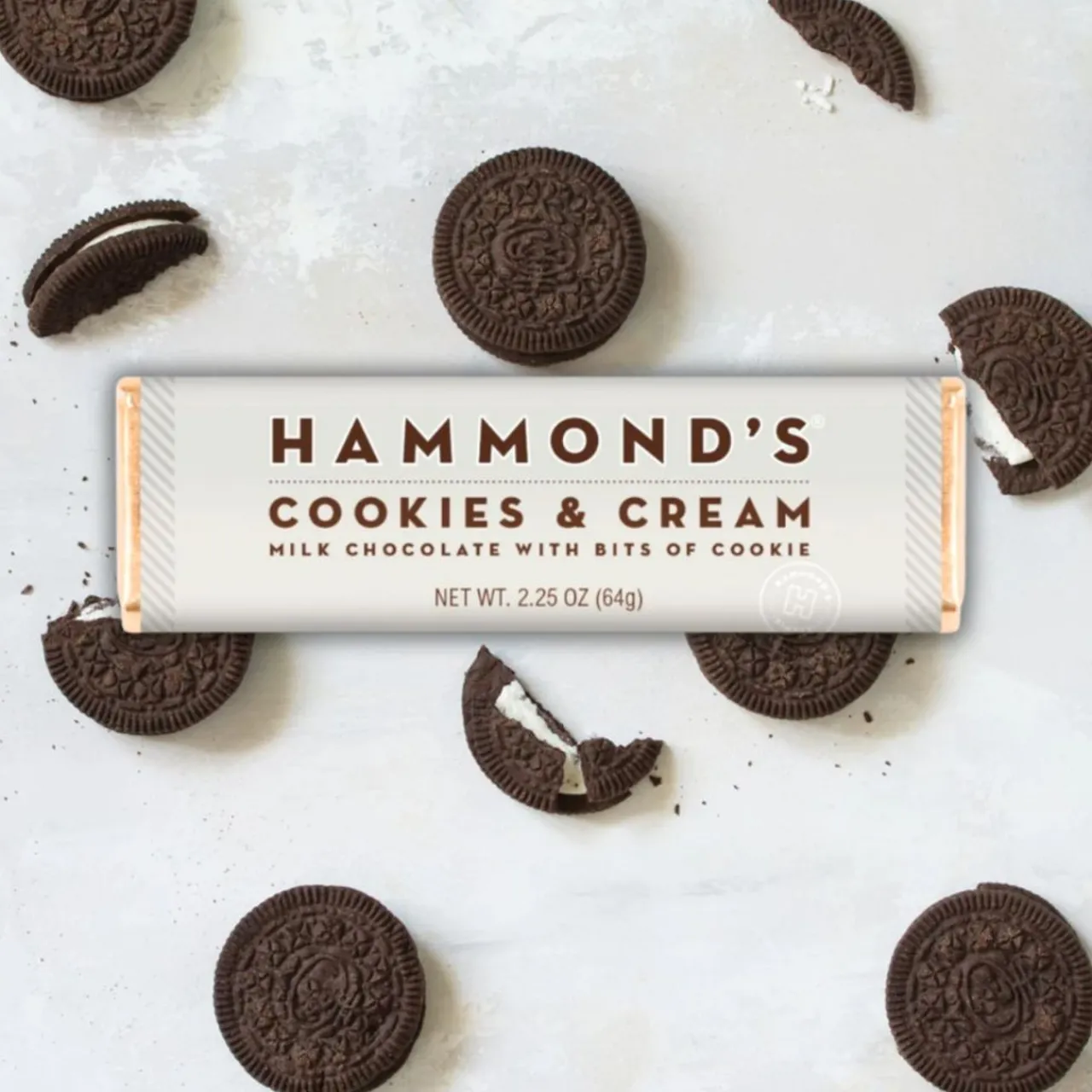 Hammonds Candies Cookies and Cream Milk Chocolate Bar< Outlet