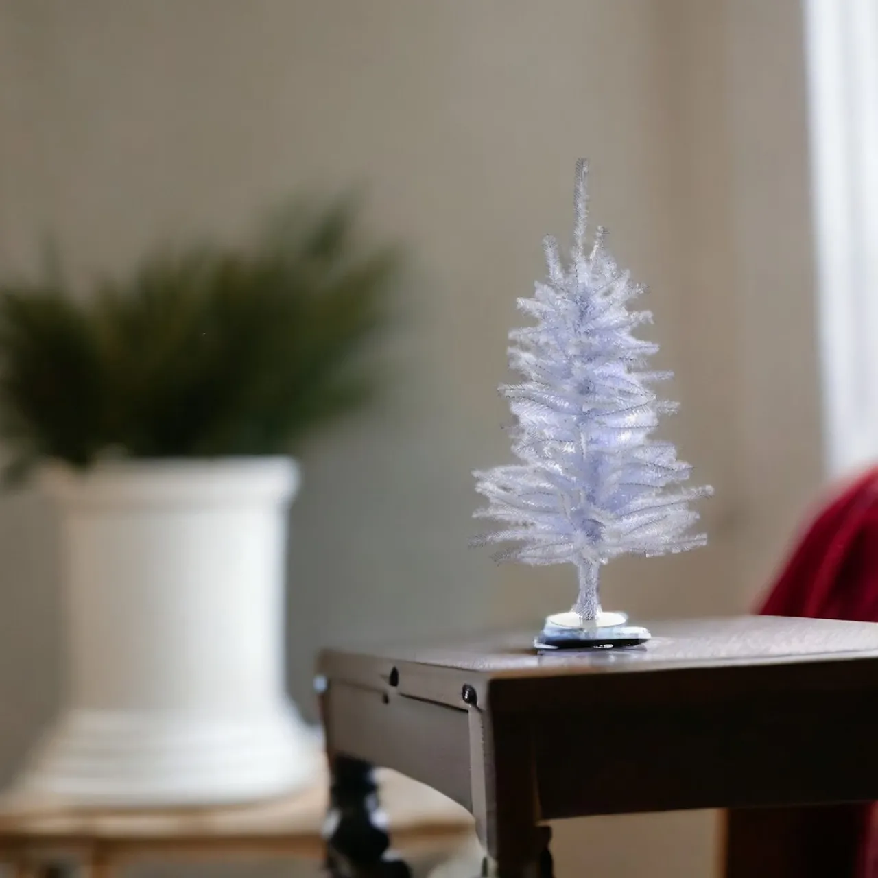 18-Inch Un-Lit Silver Tinsel Miniature Christmas Tree<Kurt Adler New