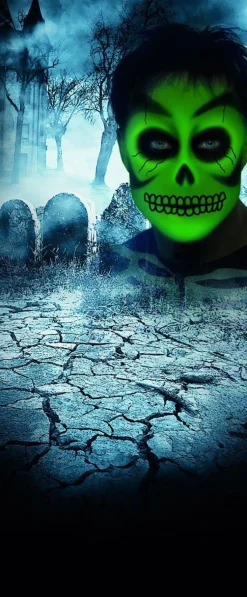 Light up the dark Halloween night with the Glow In The Dark Cream by Smiffys< Best