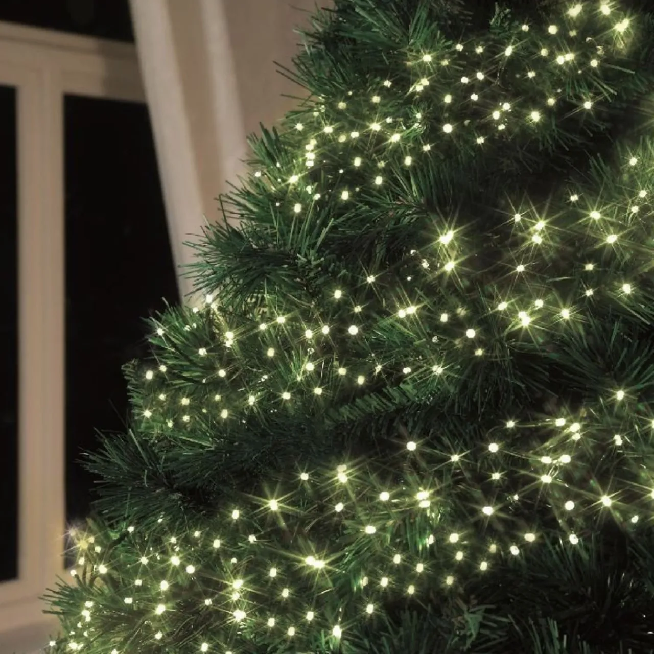 1128 LED Warm White Cluster Lights Green Wire | The Christmas Loft<Lumineo Outlet