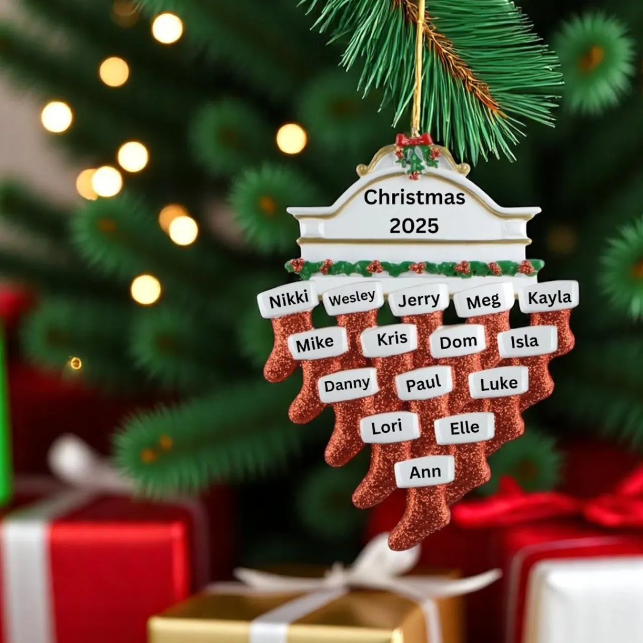 Mantle Family of 15 Personalized Ornament< Best
