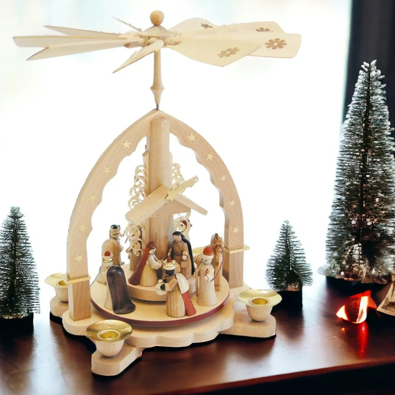Nativity Christmas Pyramid<Richard Glaesser New