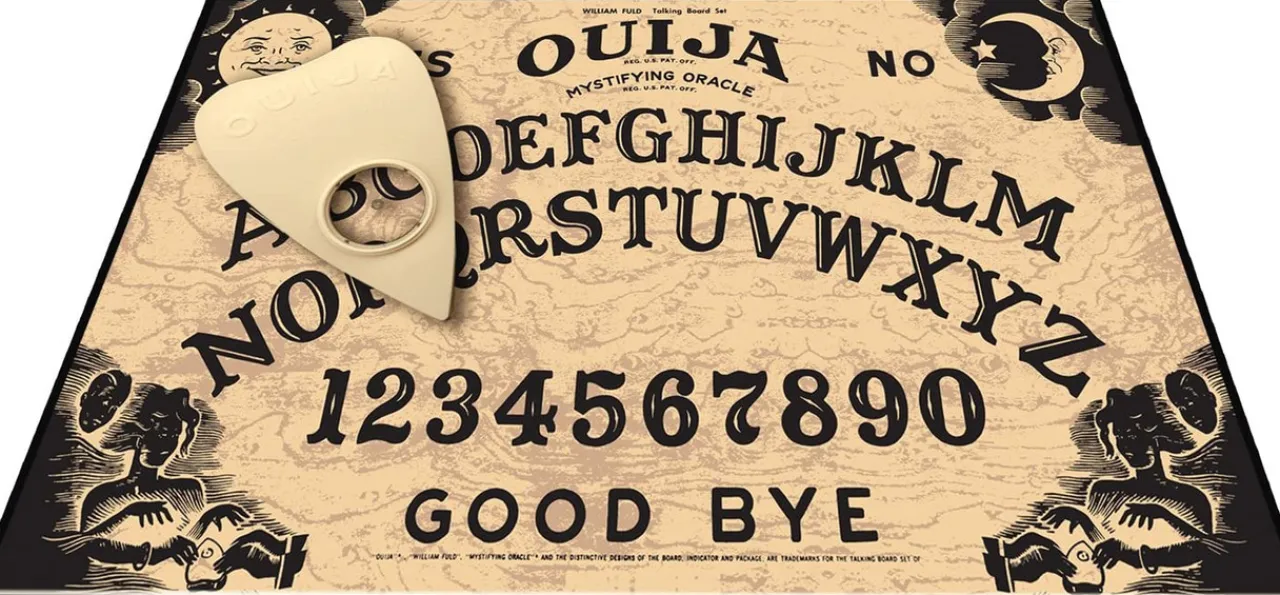 OUIJA® CLASSIC EDITION BOARD GAME.< Outlet