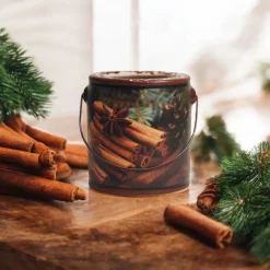 20oz Farm Fresh Cinnamon Twist Candle< Hot
