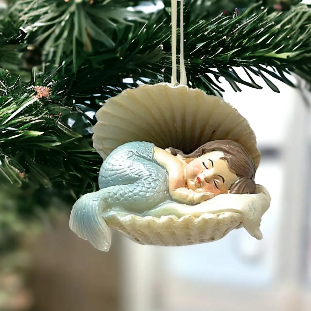 Sleepy Mermaid in Clam Shell Ornament< Fashion