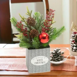 White Christmas Festive Pine Arrangement< New